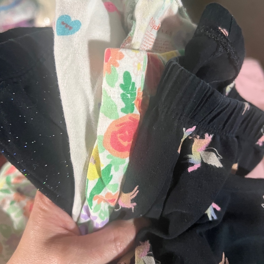 6 pairs of leggings- size 6-7. Jcrew, Carter and cat & jack - Picture 2 of 4